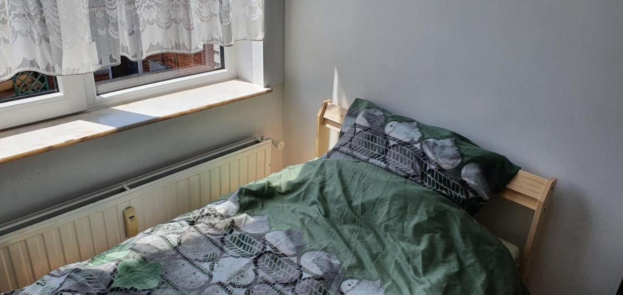 Superb With 3 Bed In Apartamento Amberes